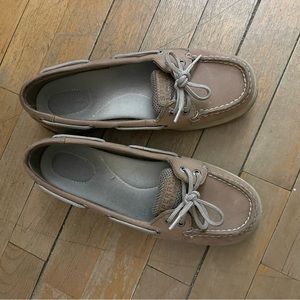 Womens Sperry shoes size 7.5